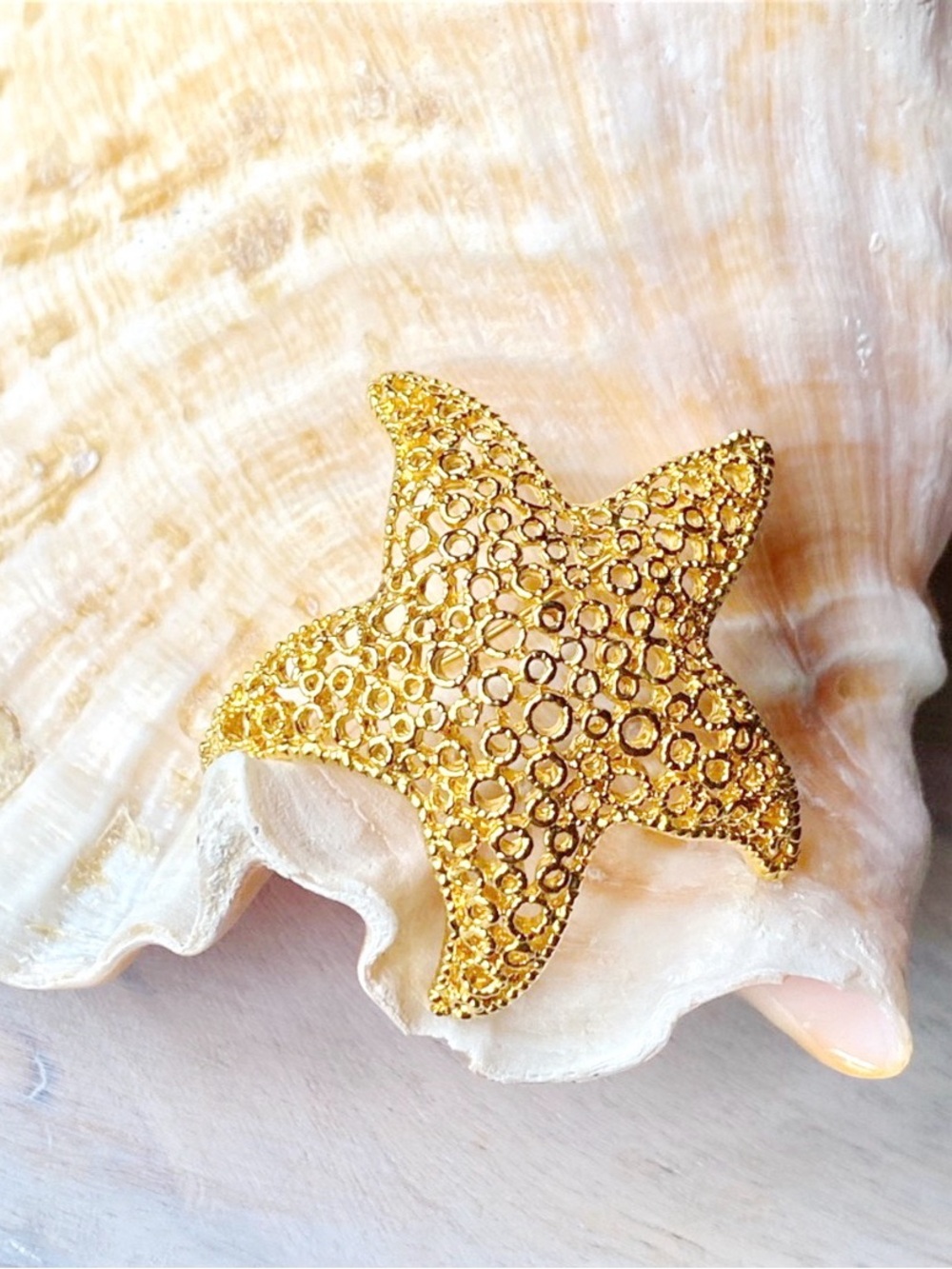 Vintage Gold Starfish Brooch Pin Textured Sea-Inspired Statement Jewelry